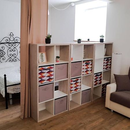 Thekeystudio, Studio Beige Nel Centro, 4 Minuti Dal Mare Bordighera Exteriör bild
