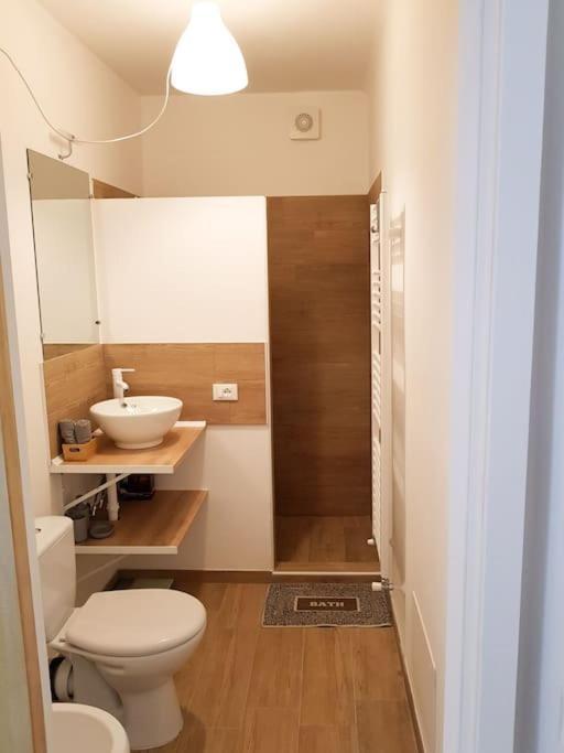 Thekeystudio, Studio Beige Nel Centro, 4 Minuti Dal Mare Bordighera Exteriör bild